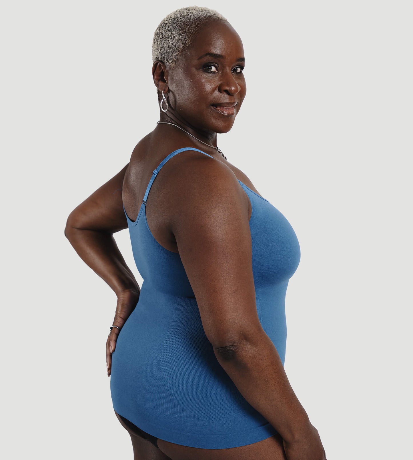 طقم مكون من قطعتين من القمصان الداخلية ذات الرقبة المستديرة لتشكيل الجسم يوميًا