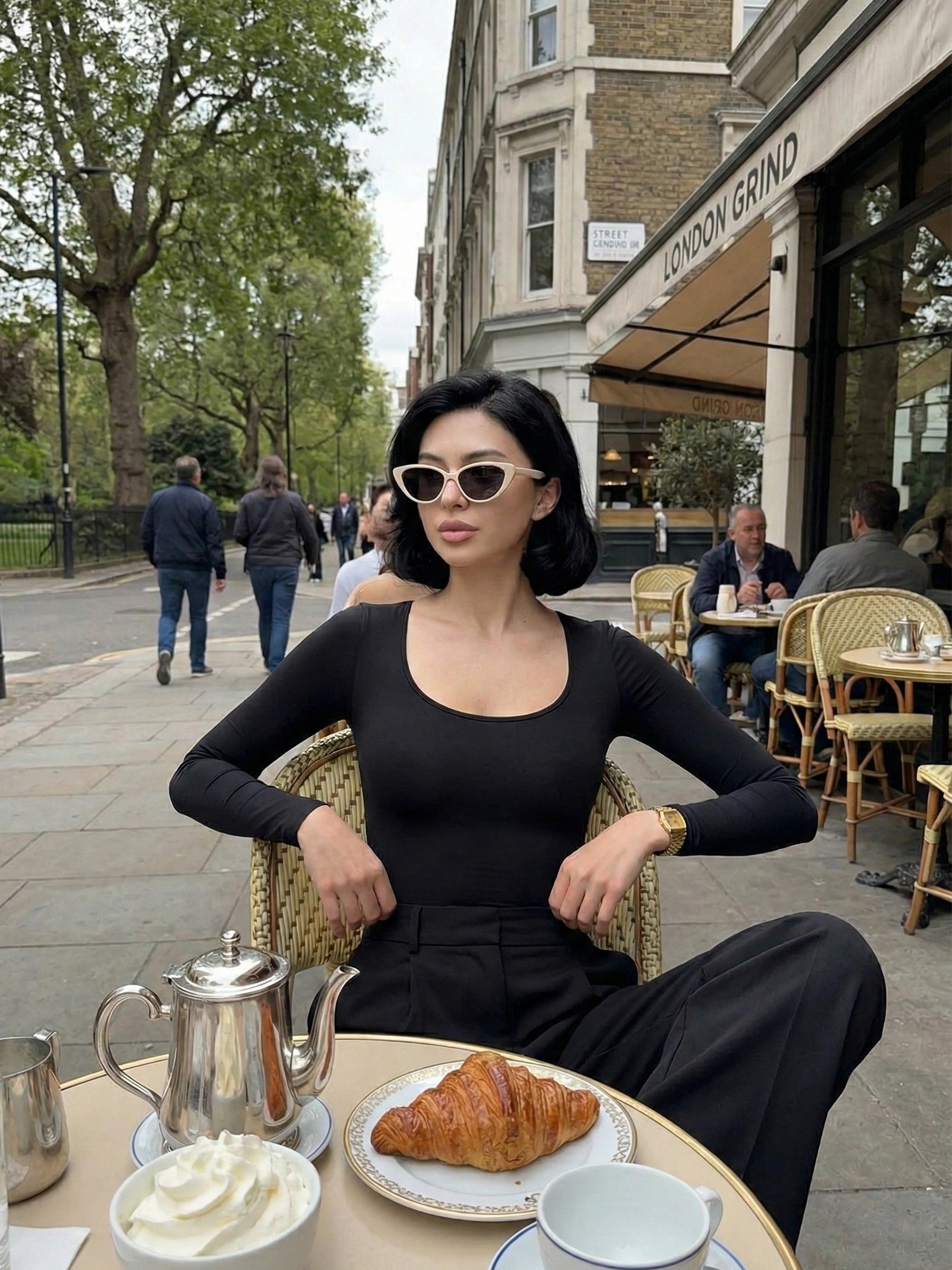 Long-Sleeve Seamless Sculpt Shapewear Bodysuit