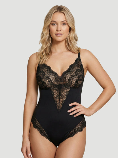 ملابس داخلية لتشكيل الجسم من الدانتيل
