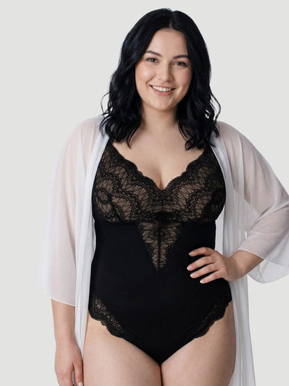 ملابس داخلية لتشكيل الجسم من الدانتيل