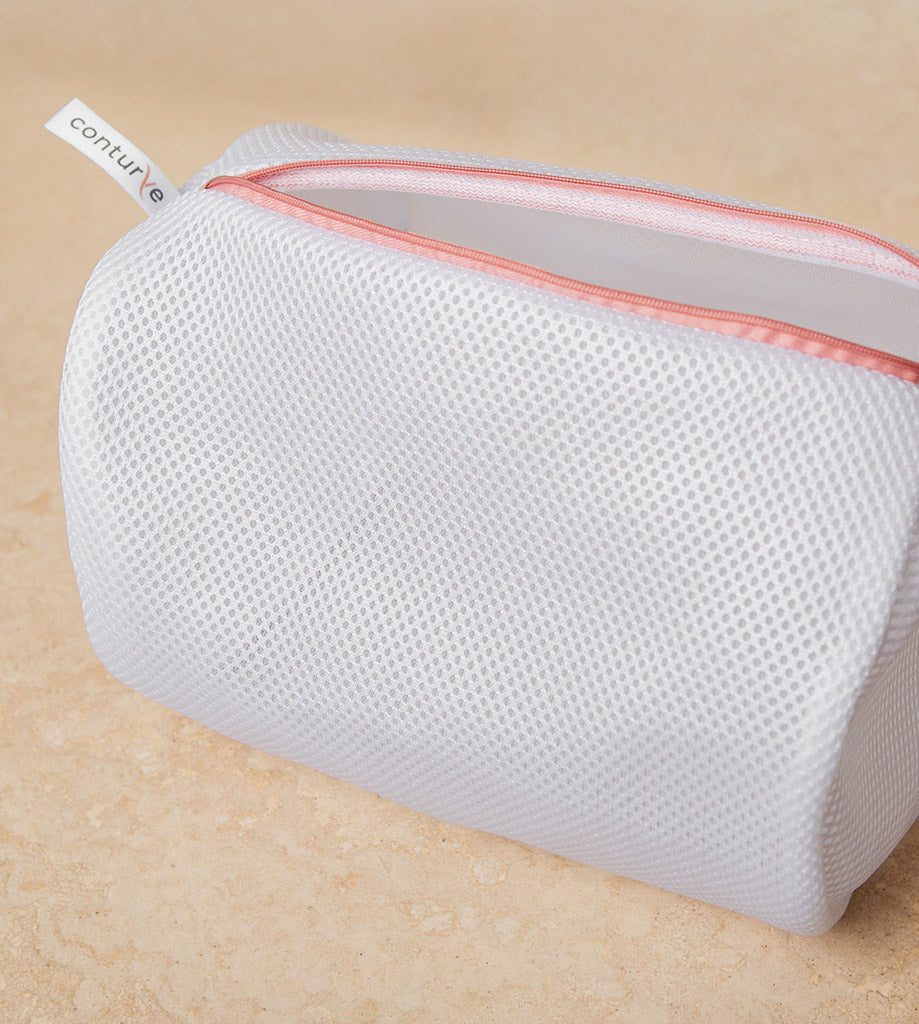 White-Mesh-Wash-Bag-Detail