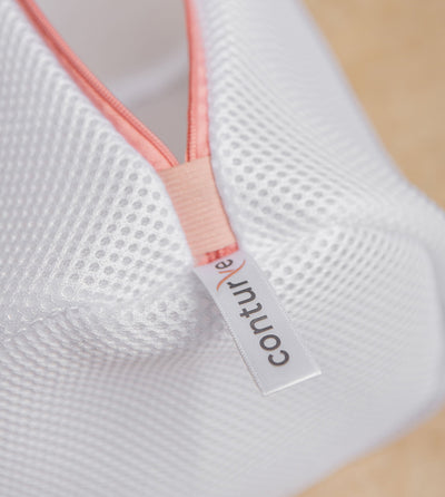 White-Mesh-Wash-Bag-Detail