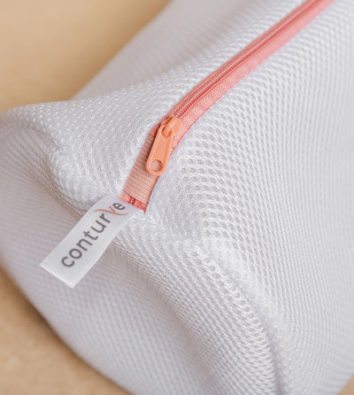 White-Mesh-Wash-Bag-Detail